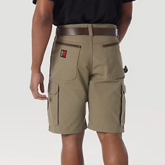 Wrangler Riggs Cargo Shorts~size 52 - Picture 2 of 14